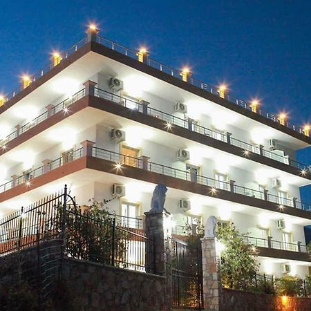 Mihalis Apartments Himare Eksteriør bilde