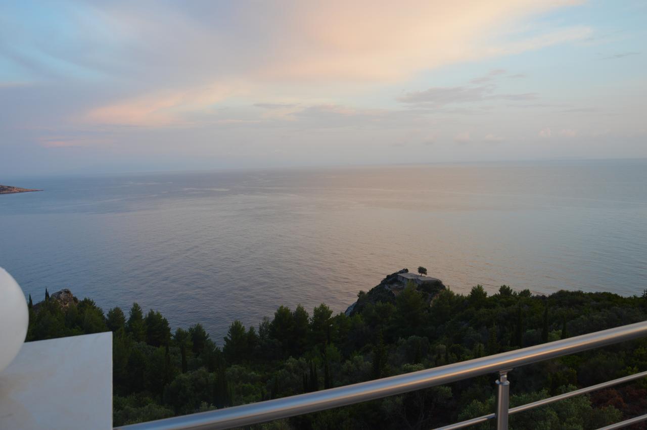 Mihalis Apartments Himare Eksteriør bilde