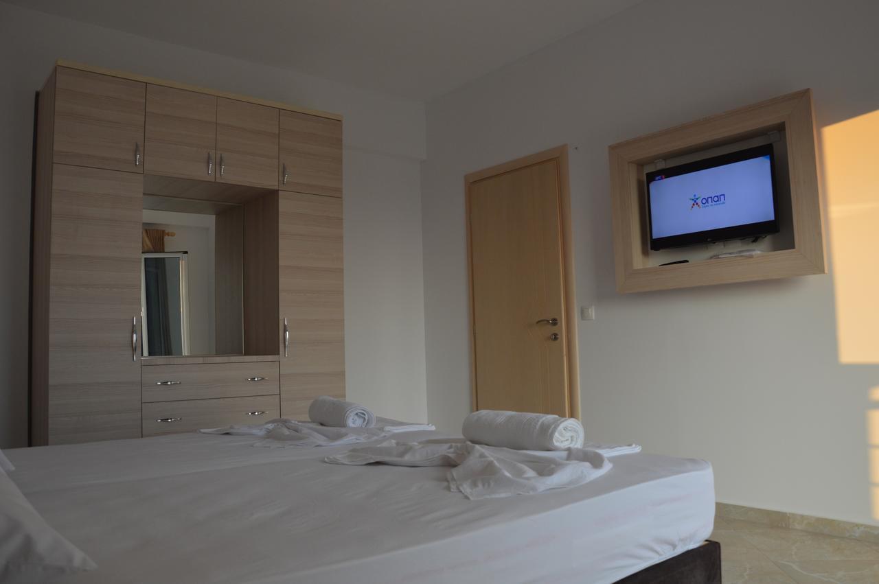 Mihalis Apartments Himare Eksteriør bilde