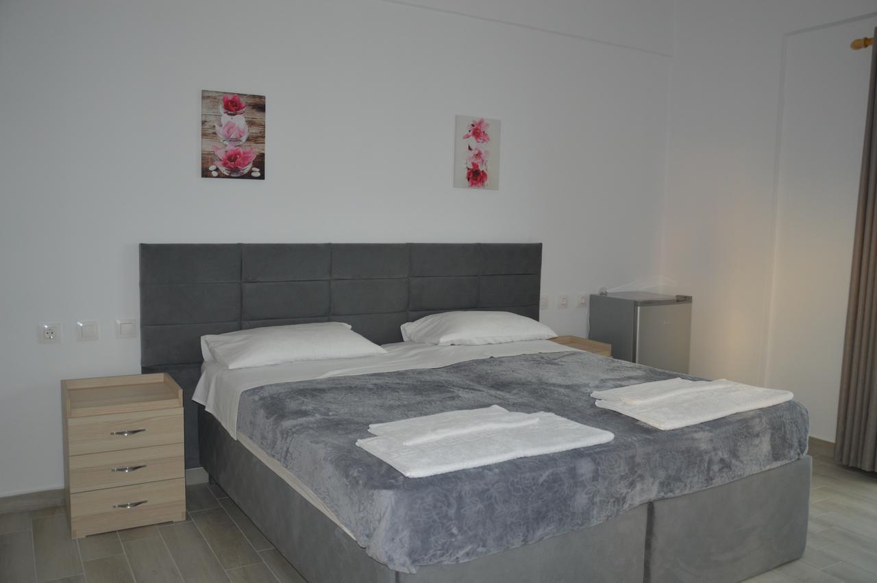 Mihalis Apartments Himare Eksteriør bilde