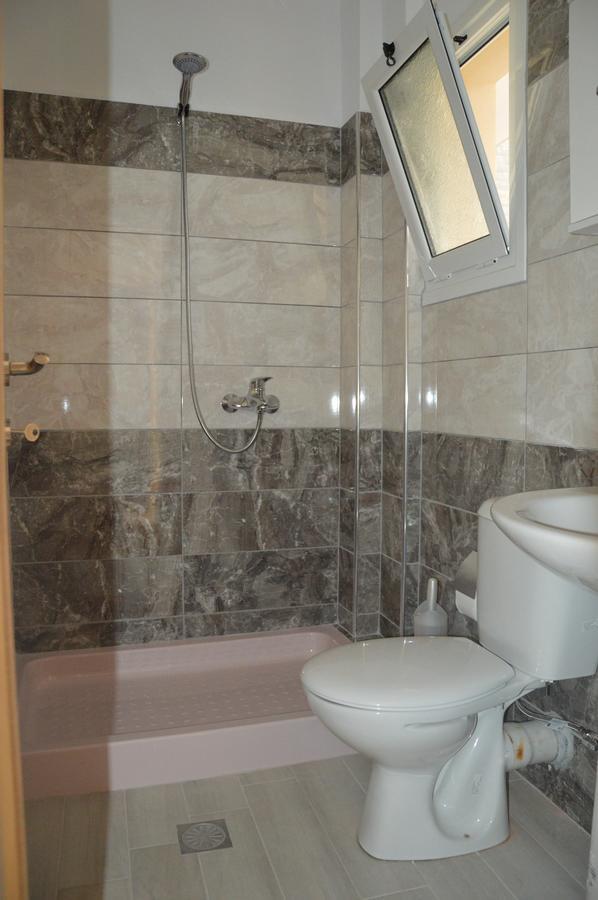 Mihalis Apartments Himare Eksteriør bilde