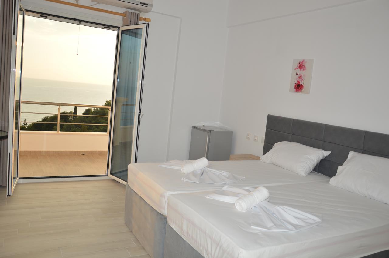 Mihalis Apartments Himare Eksteriør bilde