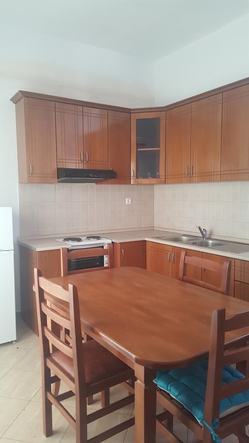 Mihalis Apartments Himare Eksteriør bilde