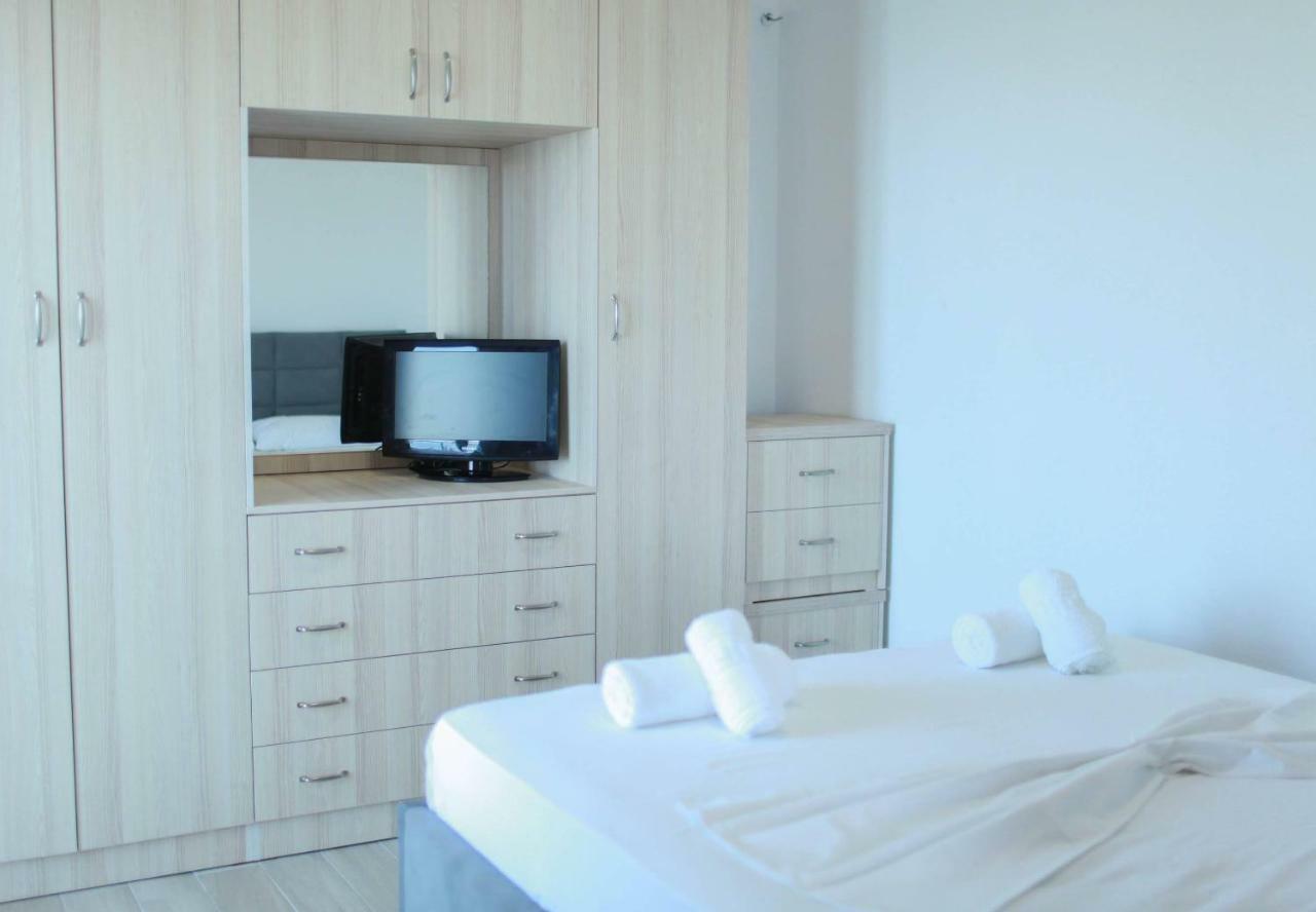 Mihalis Apartments Himare Eksteriør bilde