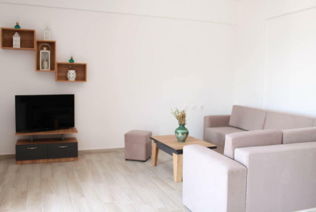 Mihalis Apartments Himare Eksteriør bilde