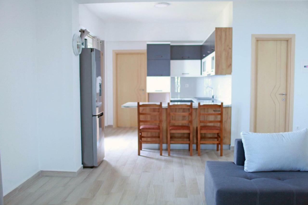 Mihalis Apartments Himare Eksteriør bilde