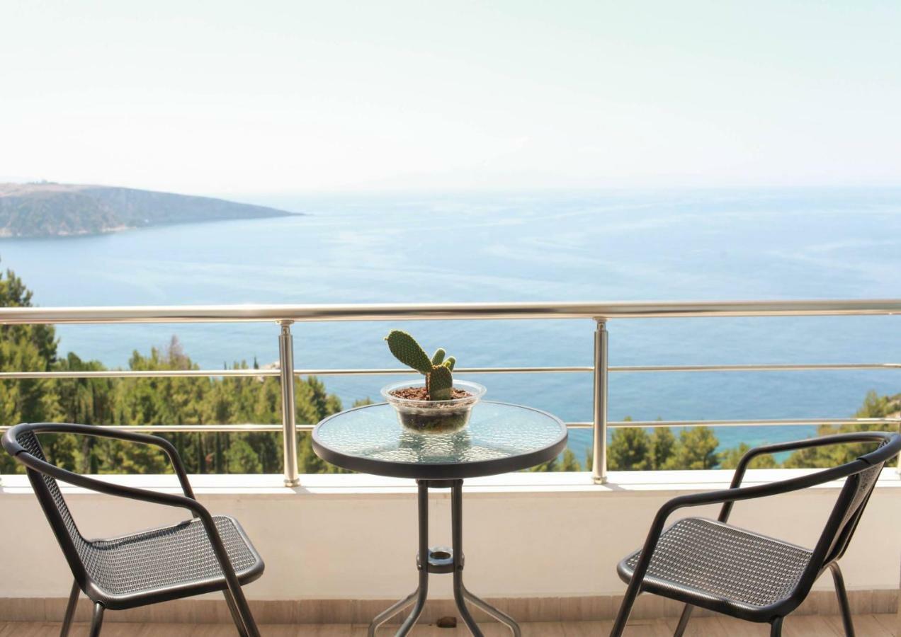 Mihalis Apartments Himare Eksteriør bilde