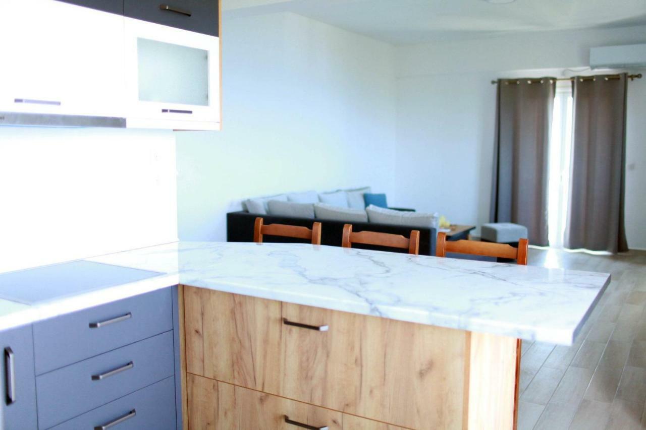 Mihalis Apartments Himare Eksteriør bilde