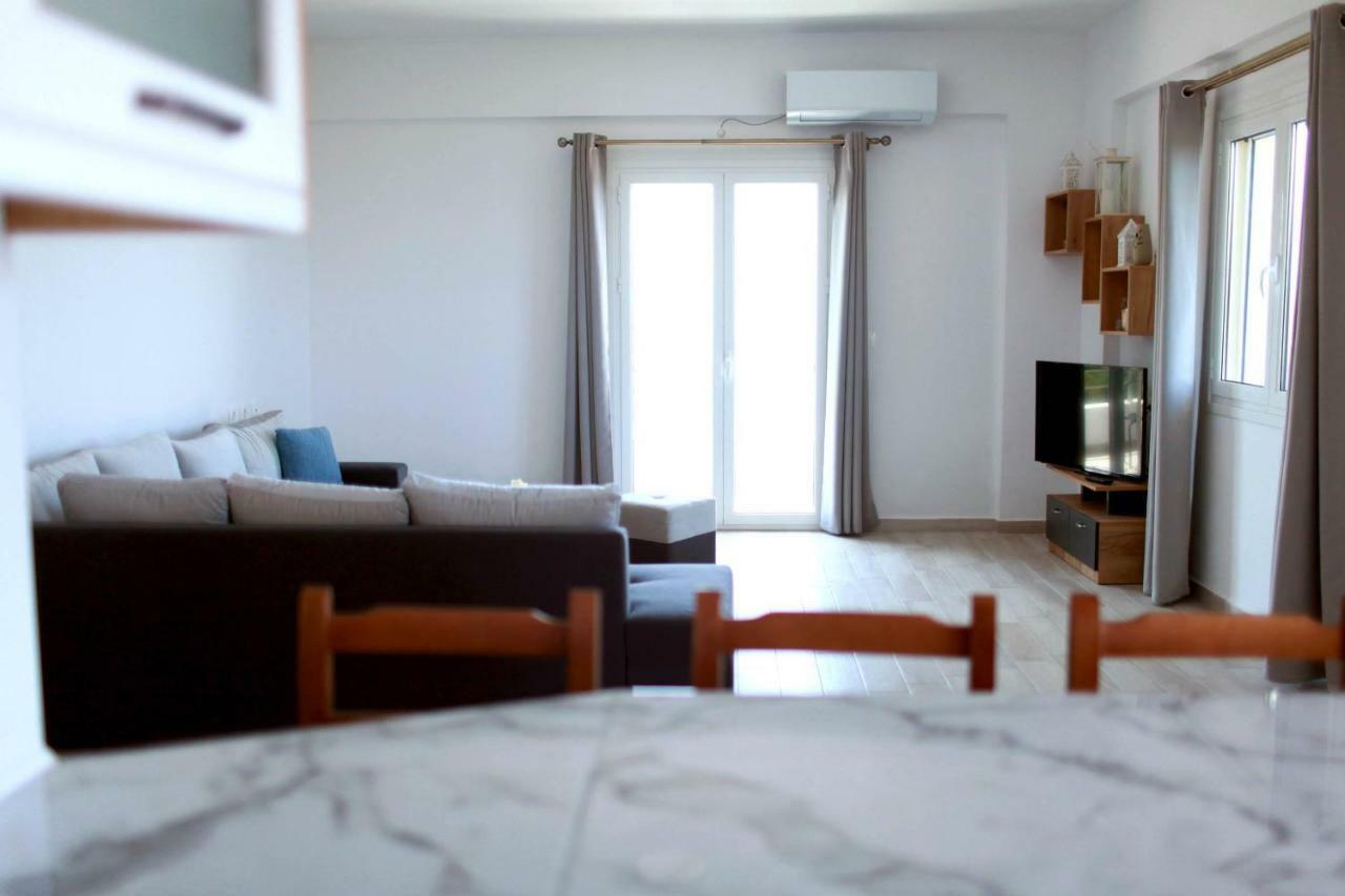 Mihalis Apartments Himare Eksteriør bilde